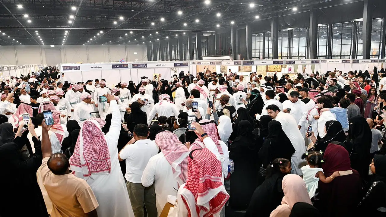 أعمال يدوية تتحول لمشاريع مربحة وقصص نجاح ملهمة بمعرض الحرف في الخبر